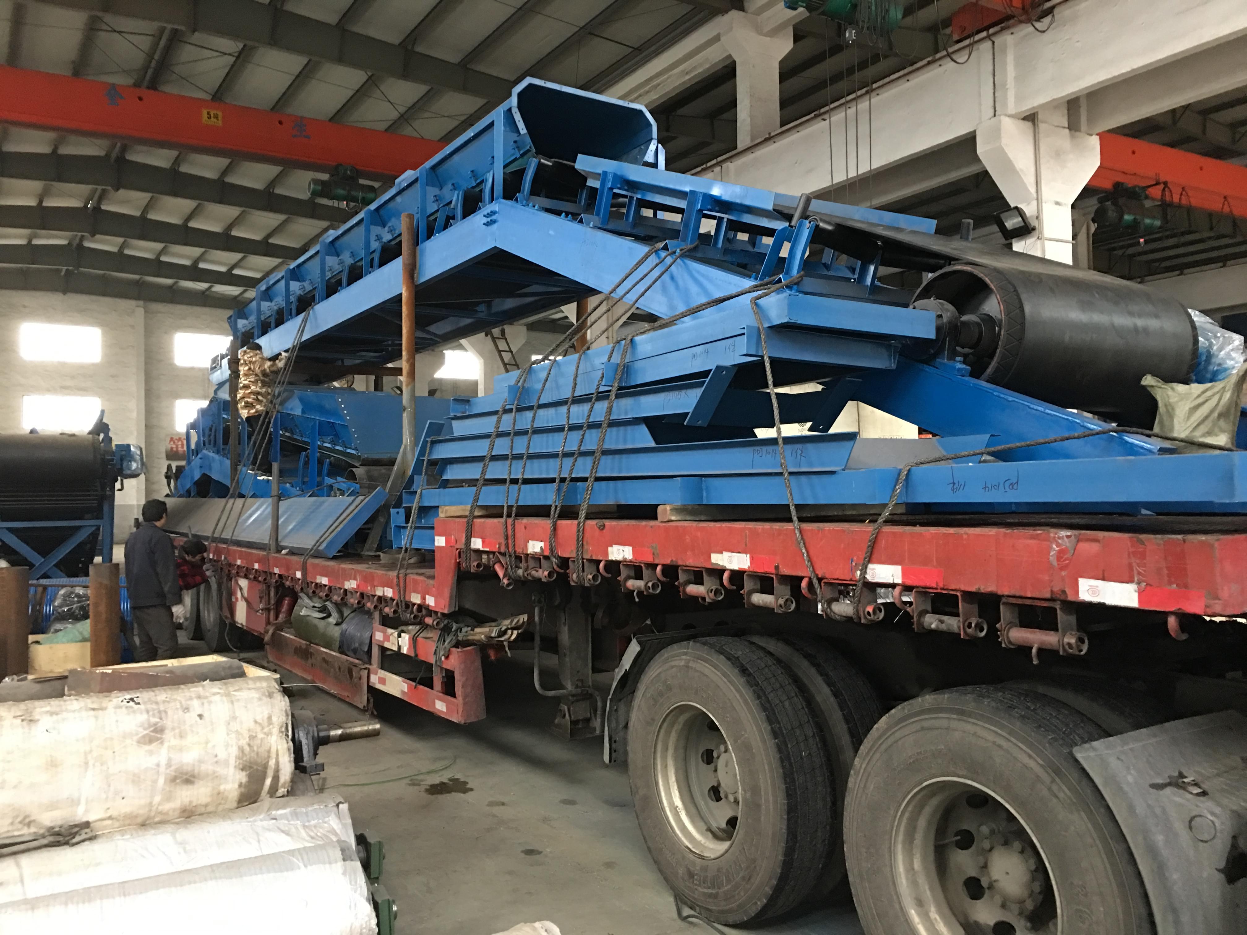 江苏bevictor伟德废钢破碎线皮带机发货现场